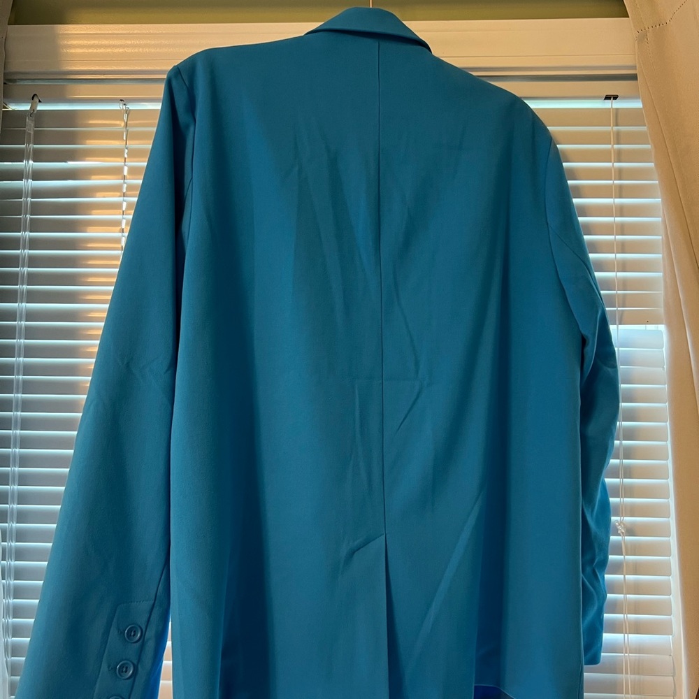 Blazer - Picture 3 of 3